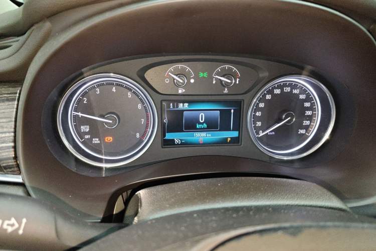 Used Buick LaCrosse 2016 20T Leading Model Odometer Close Up