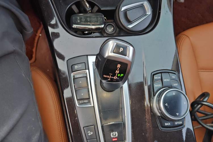 Used BMW X3 2013 Facelifted xDrive20i Luxury Edition Gear Lever