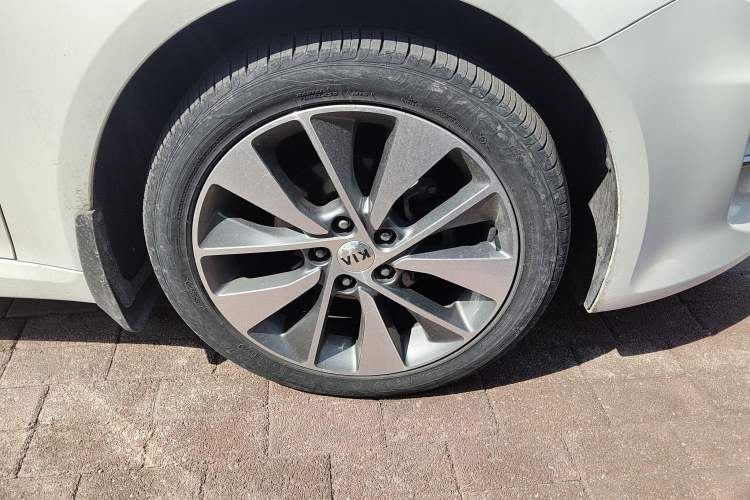 Used Kia K5 2016 2.0L Automatic LUX
