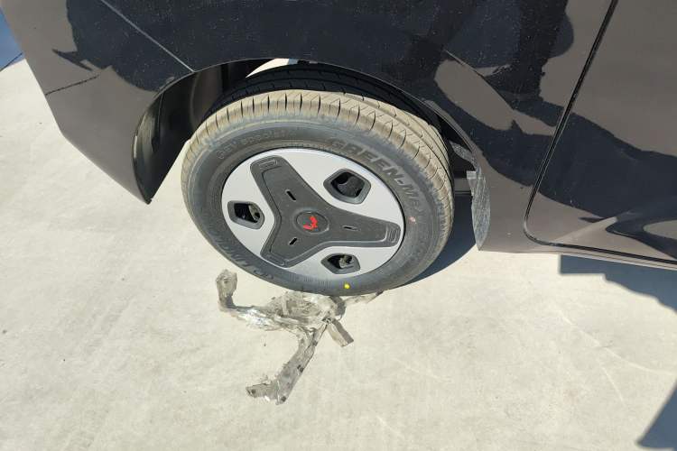 Used Wuling Zhiguang New Energy 2025 Model 305km Ambitious Edition Exterior 5