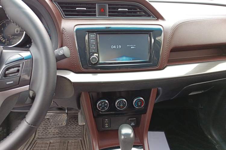 Used Venucia M50V 2019 1.6L CVT Luxury Edition