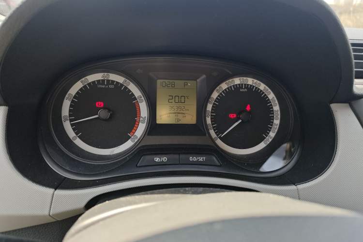 Used Skoda Fabia 2017 1.4L Automatic Car Enjoy Edition
