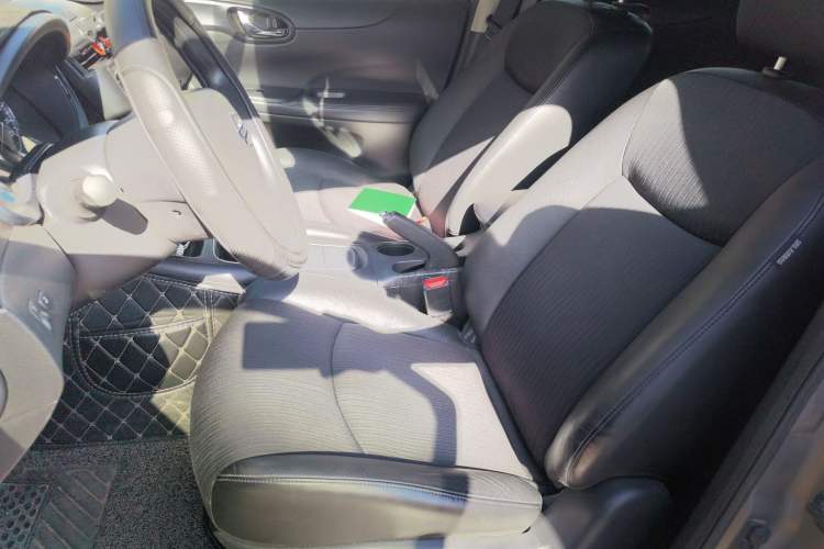 Used Nissan Tiida 2011 1.6L Manual Smart Version
