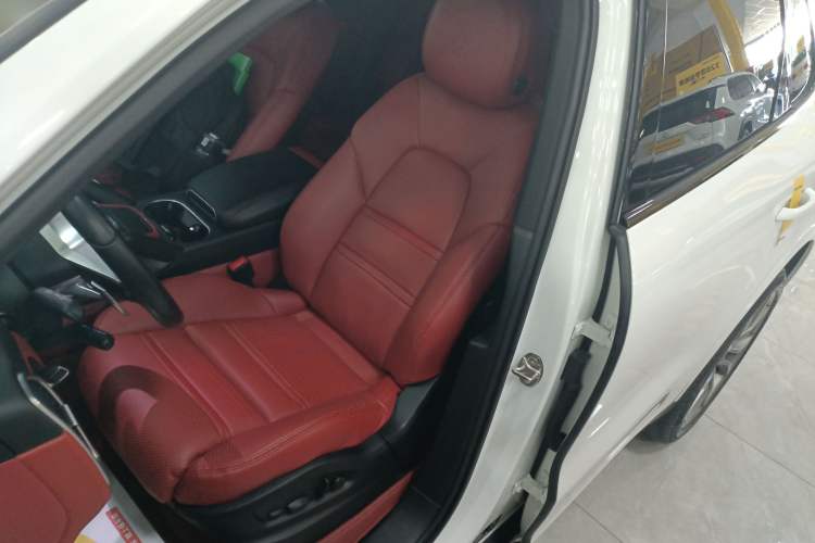 Used Porsche Cayenne E-Hybrid 2021 Cayenne E-Hybrid 2.0T Left Front Seat