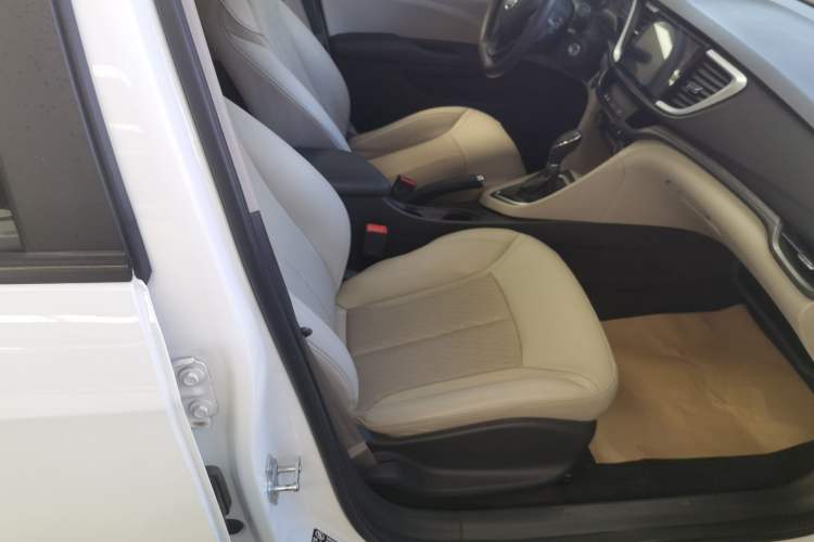 Used Buick GT 2017 15N Automatic Elite Version Right Front Seat