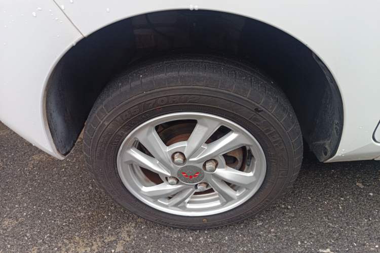 Used Wuling Hongguang MINIEV 2021 Macaron Premium Model – Lithium Iron Phosphate Left Front Wheel Hub