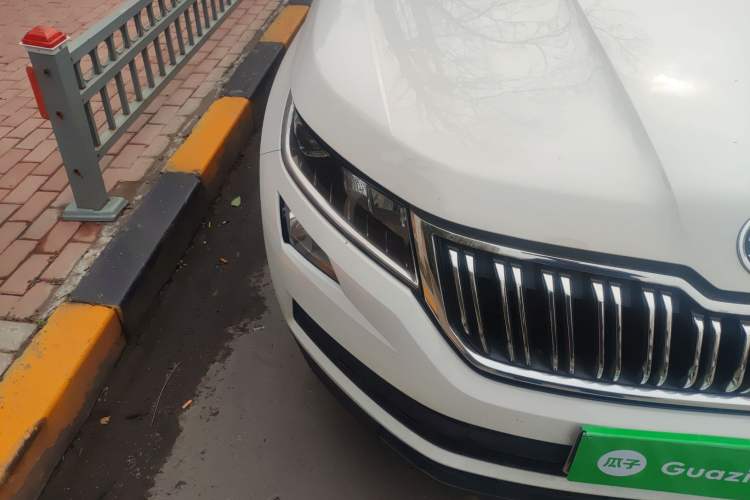 Used Skoda Kodiaq 2018 Facelifted TSI330 5-Seater Two-Wheel-Drive Comfort Edition Right Front Headlight