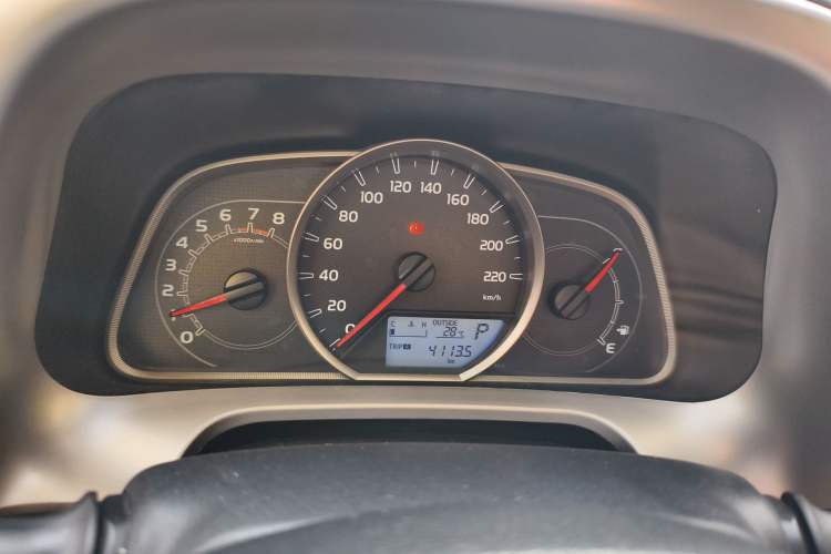 Used Toyota RAV4 2019 2.0L CVT Two-Wheel Drive Comfort Edition China VI Standard Instrument Cluster