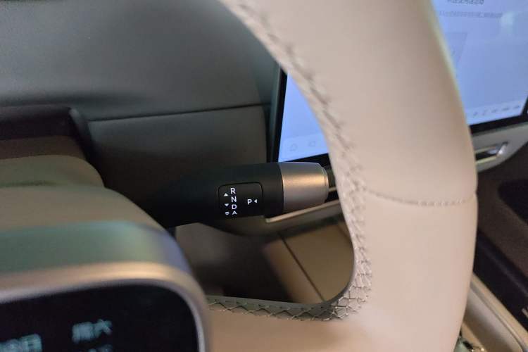 Used Li Auto i6 2025 Model Two-Wheel-Drive Standard Type
