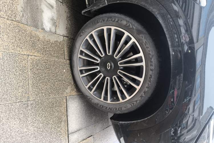 Used Hima AITO M7 2024 1.5T Intelligent Driving Rear-Drive Max Edition 5 Seats Right Front Wheel Hub