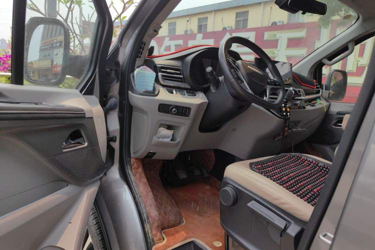 Used Iveco Fidato 2023 C30 Passenger Van 2.0T 93kW Manual Transmission Xingtu Edition Low Roof