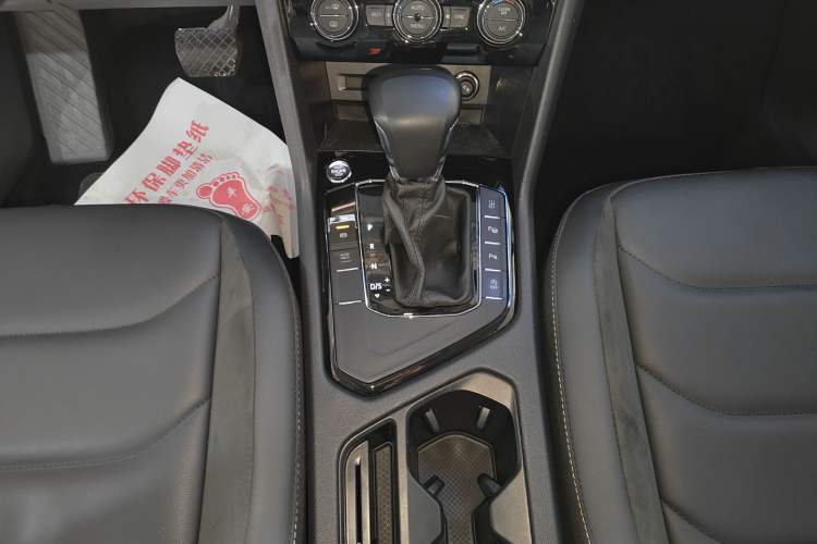 Used Volkswagen Tiguan L 2019 Revised 330TSI Automatic Two-Wheel Drive Smart & Luxury Edition China VI Standard