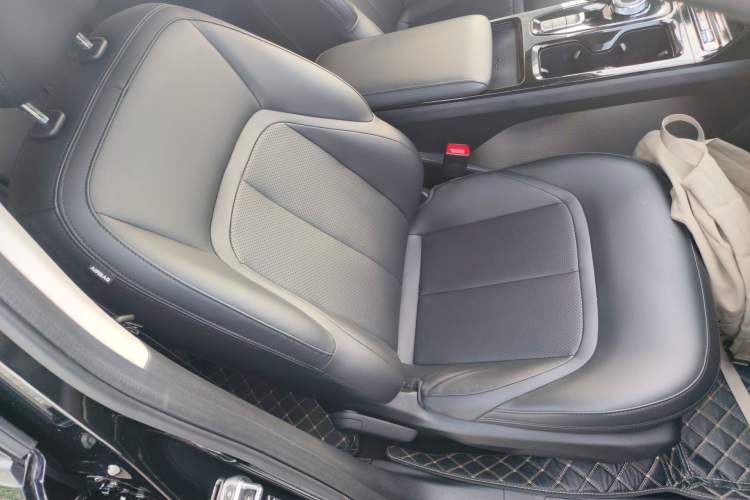 Used Wuling Xingguang 2023 70 Standard Edition Right Front Seat