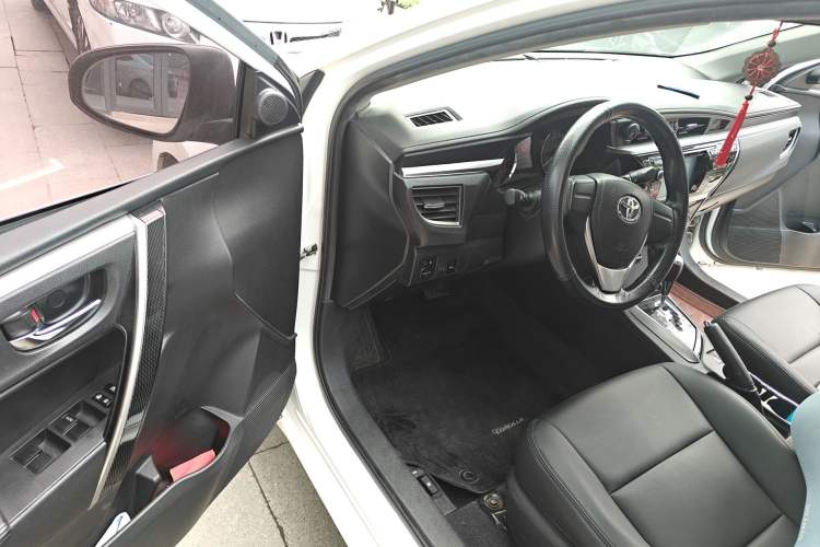 Used Toyota Corolla 2014 1.6L CVT GL-i Driver Seat