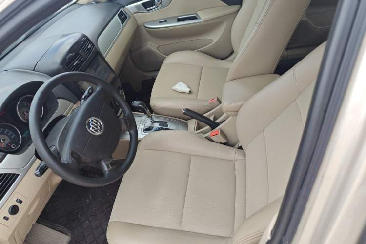 Used Buick Excelle 2013 1.5L Automatic Classic Model
