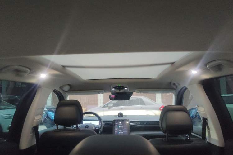 Used Nio ES8 2018 355 km Base Version 7-Seater Edition