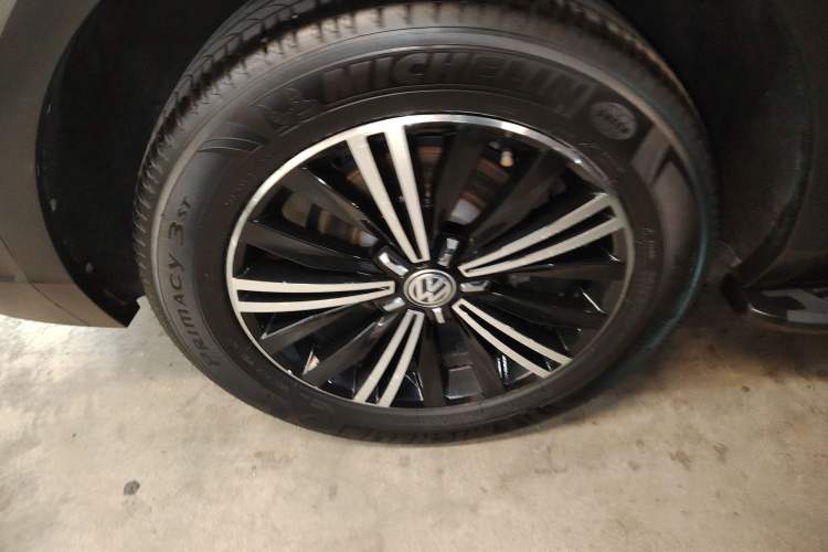 Used Volkswagen Tiguan L 2017 380TSI Automatic All-Wheel-Drive Luxury Edition
