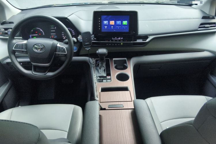 Used Toyota Granvia 2023 2.5L Hybrid Comfort Edition Center Console