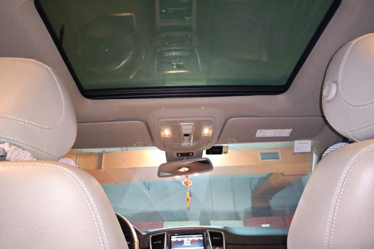 Used Mercedes-Benz M-Class 2012 ML 350 Sport Edition Headliner