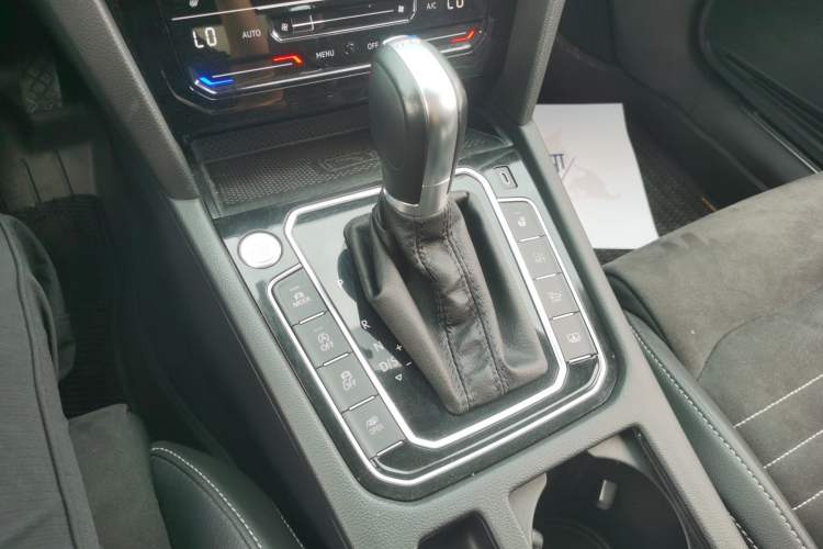 Used Volkswagen Magotan 2020 380TSI DSG Luxury Version Gear Lever