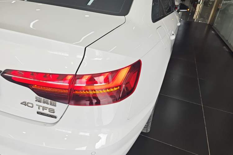 Used Audi A4L 2022 40 TFSI Luxury Dynamic Model Right Rear Taillight