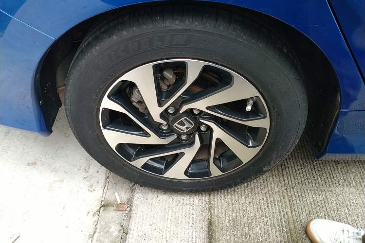 Used Honda Civic 2016 220TURBO CVT Luxury Edition Exterior 5