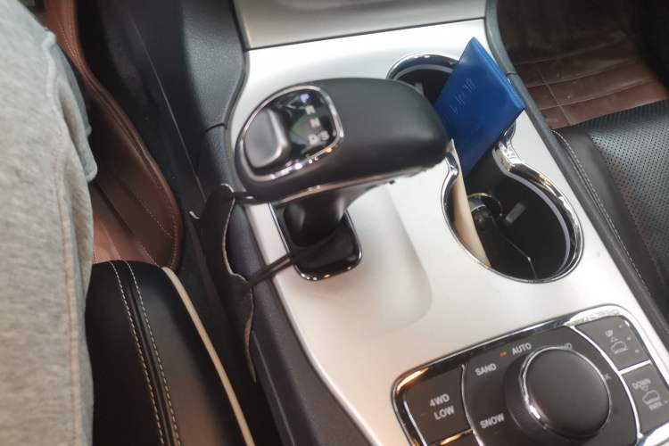 Used Jeep Grand Cherokee 2015 3.6L Luxury Navigation Edition