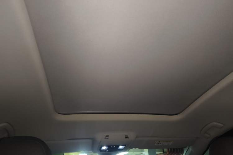 Used Volkswagen Viloran 2022 330TSI Luxury Edition
