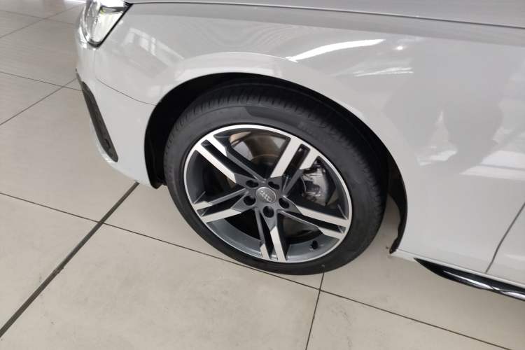 Used Audi A4L 2020 40 TFSI Luxury Dynamic Model
