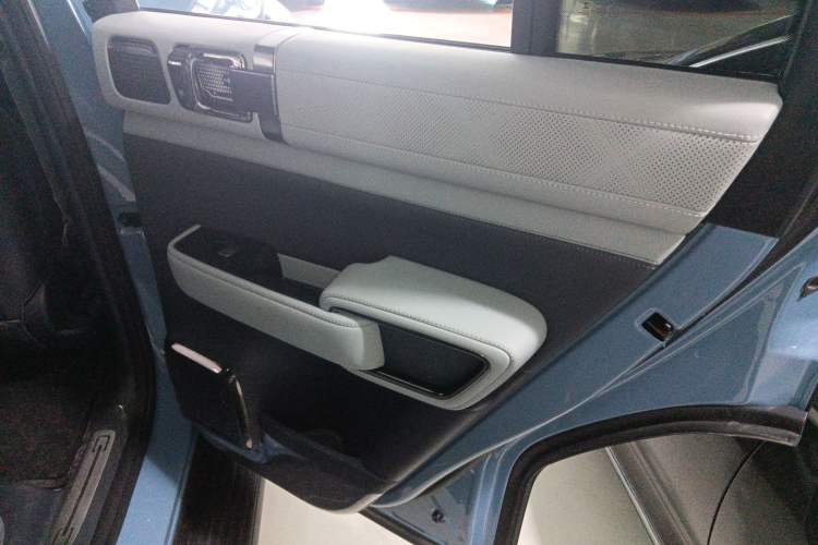 Used Formula Leopard Leopard 5 2023 Navigator Edition