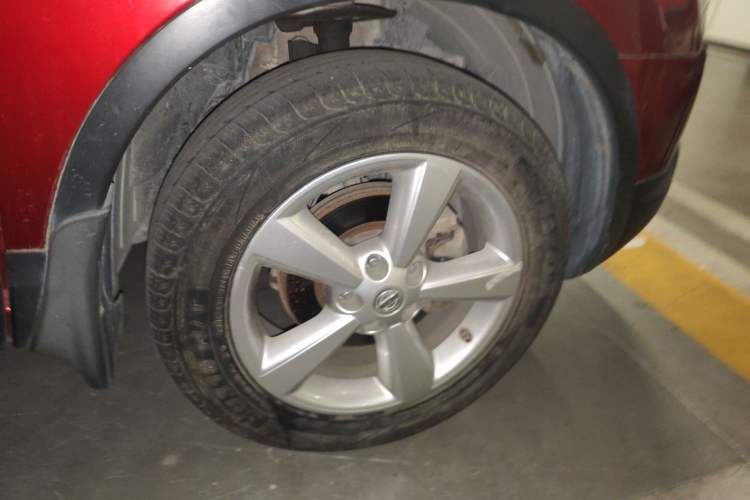 Used Nissan Qashqai 2011 2.0 XV Lea CVT 2WD Right Front Wheel Hub