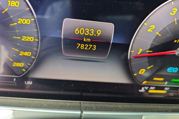 Used Mercedes-Benz CLS 2018 CLS 350 4MATIC Odometer Close Up