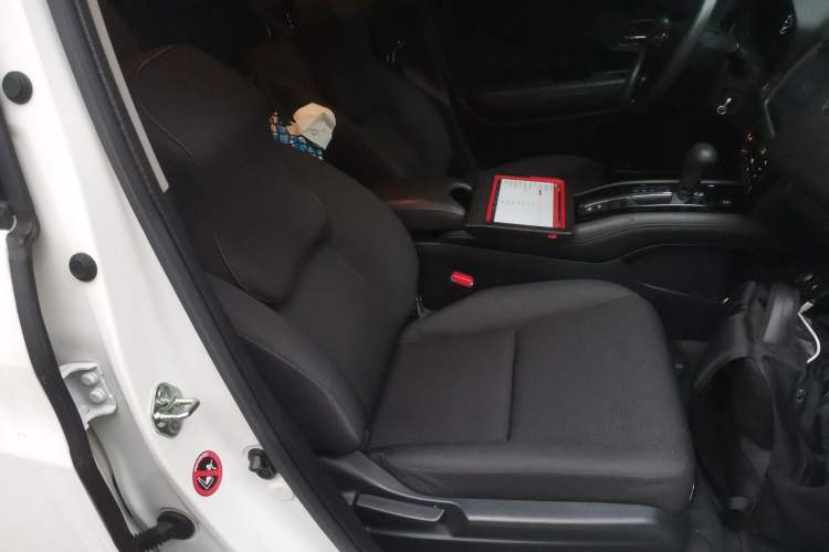 Used Honda Vezel 2020 220 TURBO CVT Elite Edition Right Front Seat