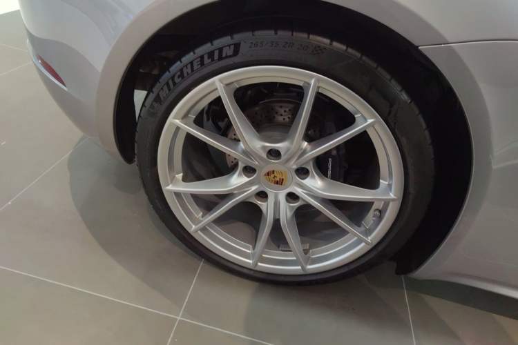 Used Porsche 718 2022 Boxster 2.0T Right Rear Wheel Hub