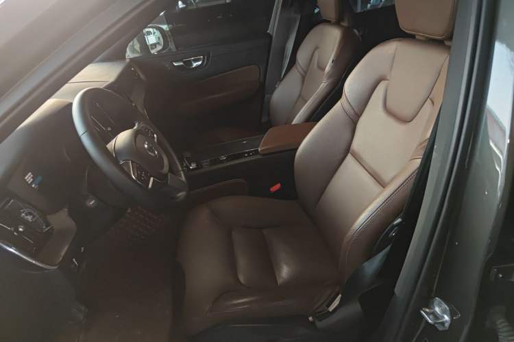 Used Volvo XC60 2022 B5 4x4 Zhiyi Luxury Edition