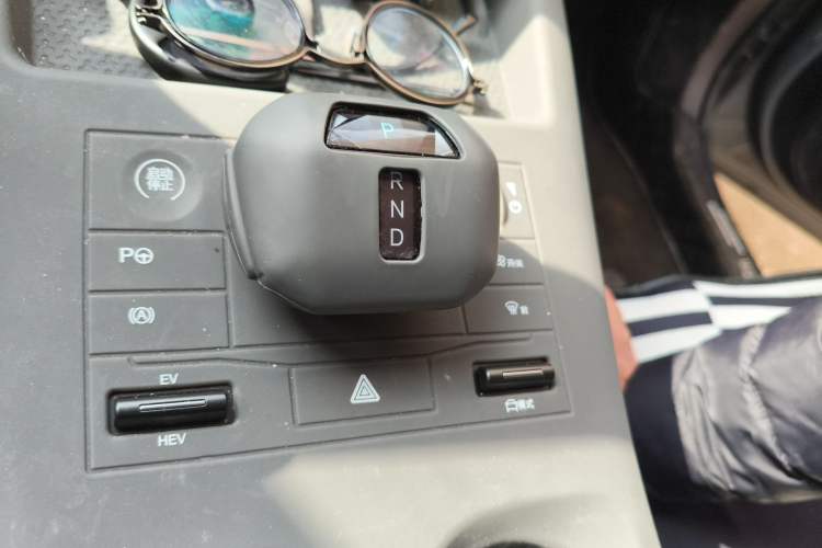 Used BYD Qin PLUS 2025 DM-i Smart Drive 55KM Leading Model Gear Lever