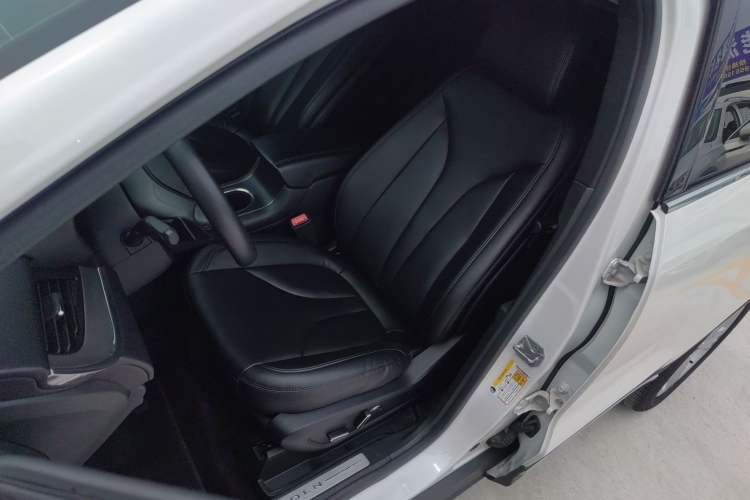 Used Lincoln MKC 2017 2.0T Two-Wheel Drive Zunyue Edition Left Front Seat