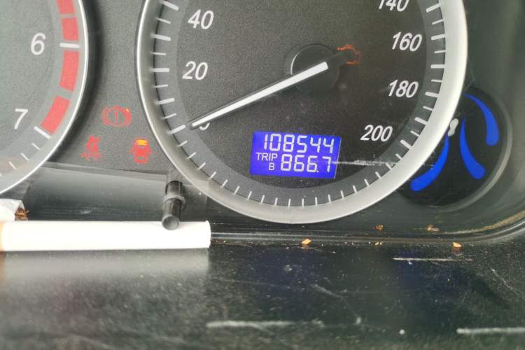 Used HYOSOW H2 2016 H2E 1.5L Elite Model BJ415B Odometer Close Up