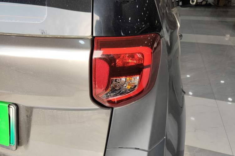 Used Chery QQ Little Ant 2022 Sweet Pink Edition Half-Sugar Version 3-Cell Lithium 30kW 408km Right Rear Taillight