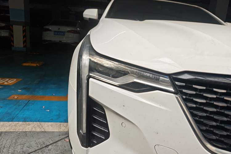 Used Cadillac CT4 2022 28T Luxury Edition Right Front Headlight