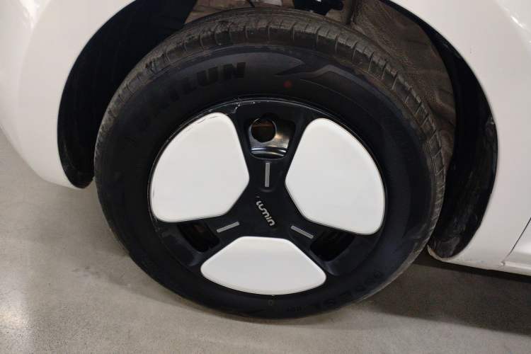 Used CHANGAN NEVO Lumin 2024 205km Orange Wind Edition
