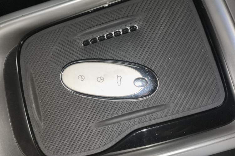 Used Dongfeng NAMMI 01 2024 New Edition 430 Plus Smart+ Vehicle Key