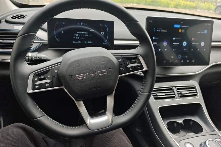 Used BYD Destroyer 05 2024 HONOR Edition DM-i 55KM Luxury Model Center Console