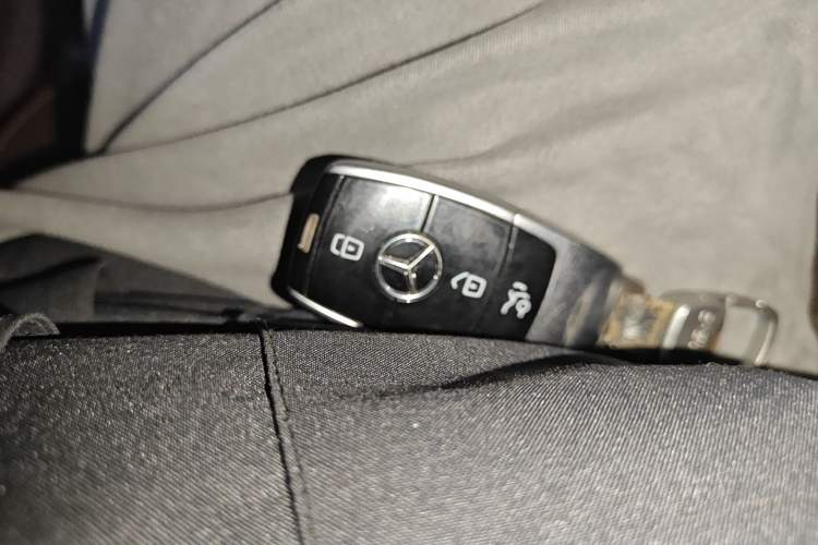 Used Mercedes-Benz E-Class 2018 Facelift E 300 L Luxury Edition