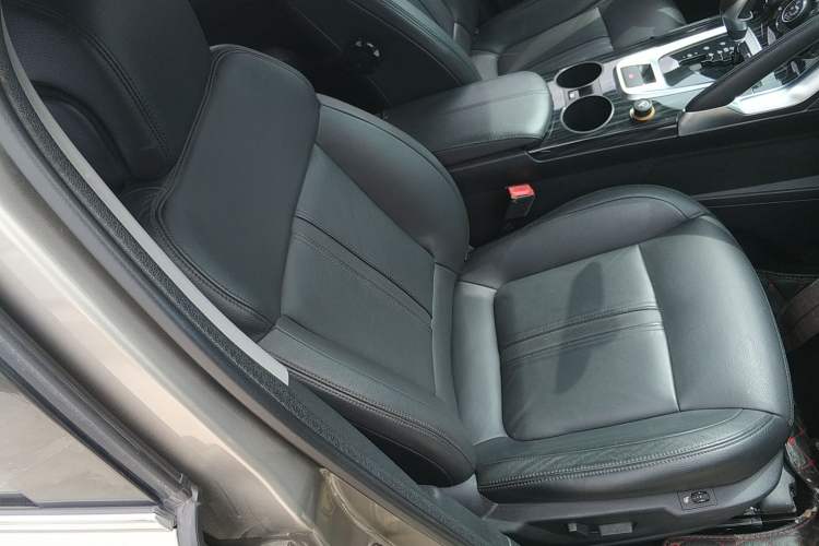 Used Peugeot 3008 2015 2.0L Automatic Trend Edition Right Front Seat