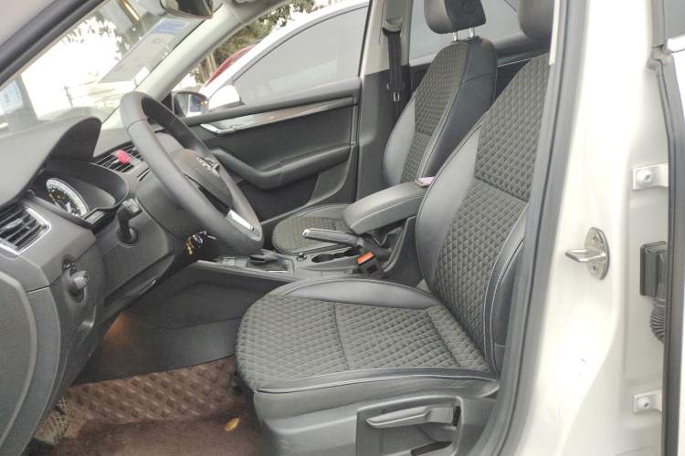 Used Skoda Octavia 2019 TSI280 DSG Luxury Edition Station Wagon China VI Standard
