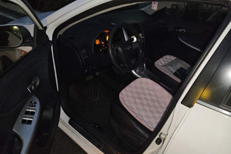 Used Toyota Corolla 2013 Special Edition 1.8L CVT ZhiKu GL-i