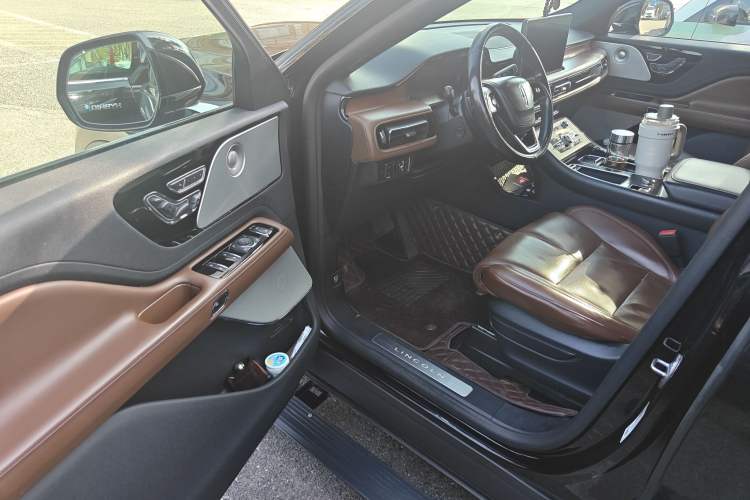 Used Lincoln Aviator 2021 3.0T V6 All-Wheel-Drive Executive Edition