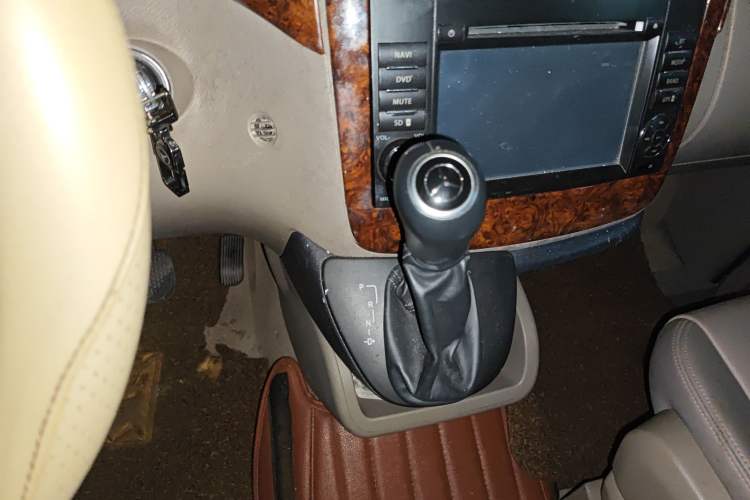 Used Mercedes-Benz Viano 2010 2.5L Prestige Edition