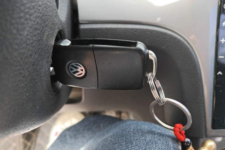 Used Volkswagen Lavida 2013 Revised Classic 1.6L Automatic Fashion Edition
